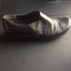 Black dress shoes